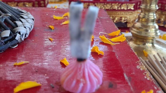 แปลกธูปแตกเลขไม่ชัด นางรำแห่ส่องน้ำตาเทียนพ่อจ้ำโผล่งามมาก หวยแรงเกลี้ยงแผงคำชะโนด แปลกธูปแตกเลขไม่ชัด หวยคำชะโนด